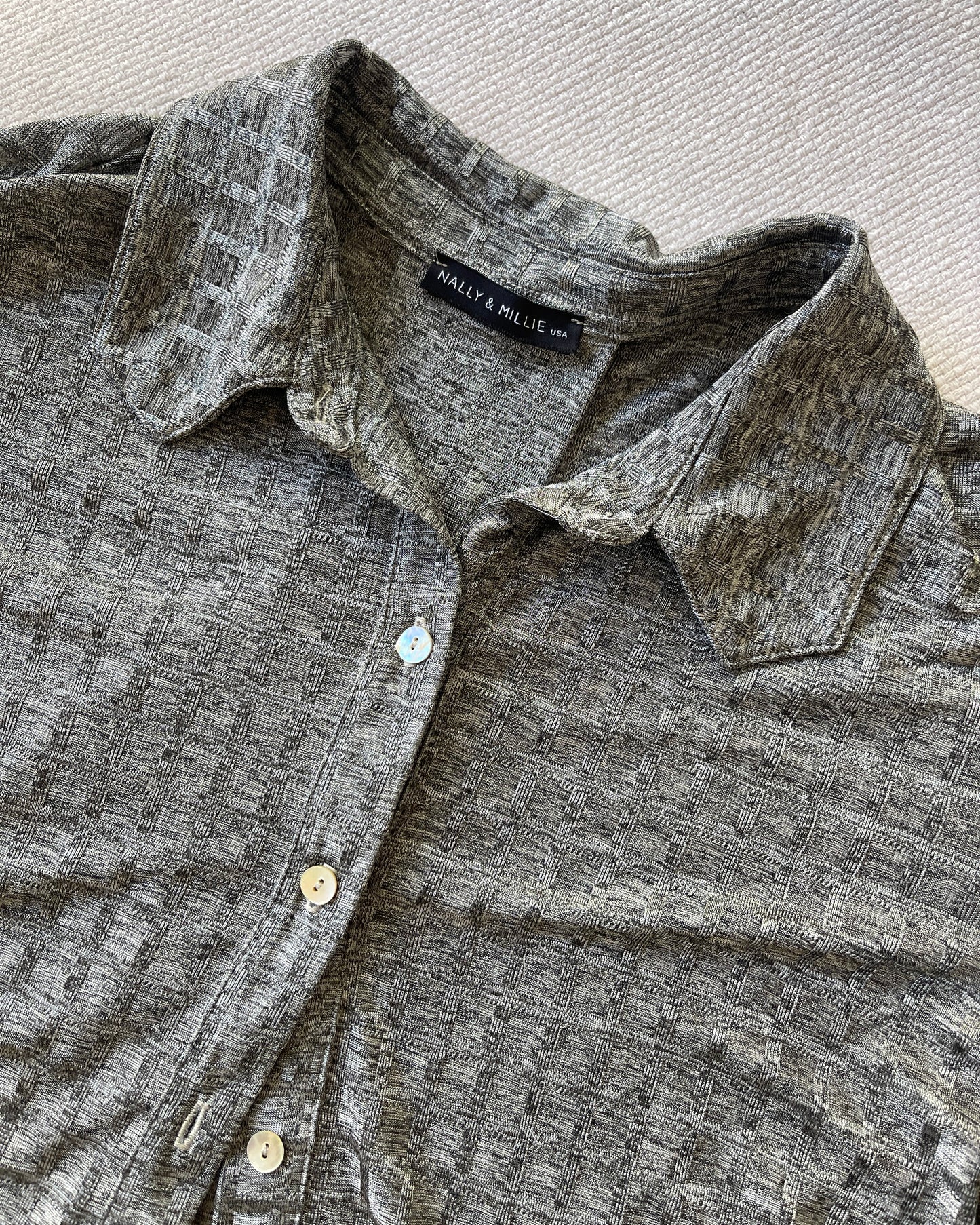 Vintage grey / silver shirt