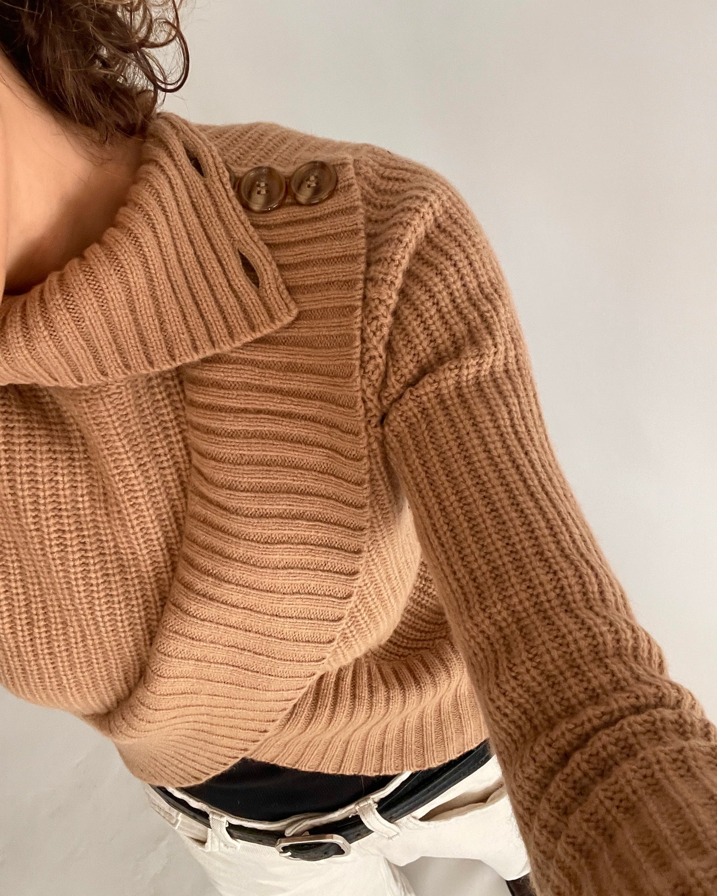 GANT Wool-Cashmere Blend Sweater – Camel Brown