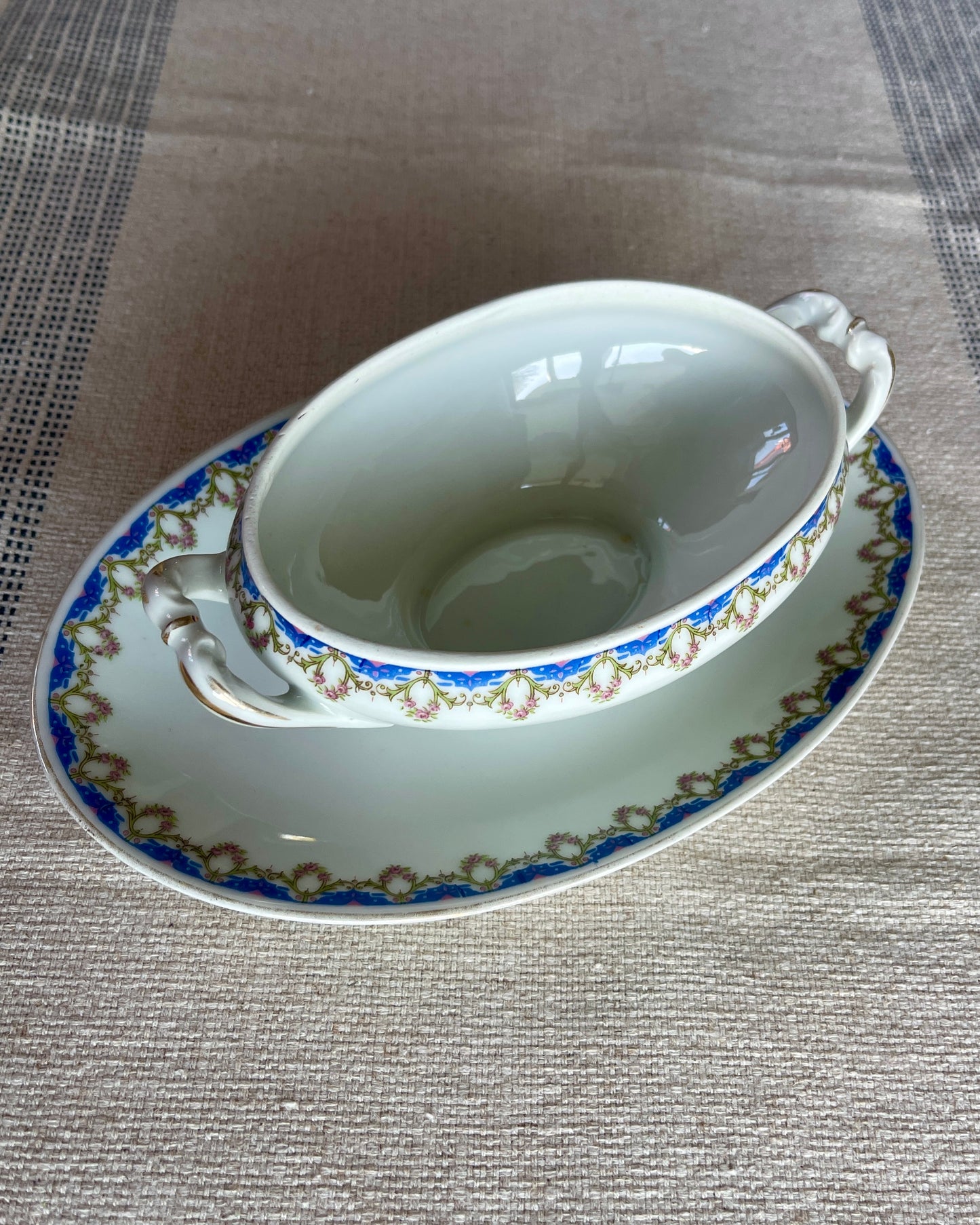 N. 3 - Vintage Gravy boat