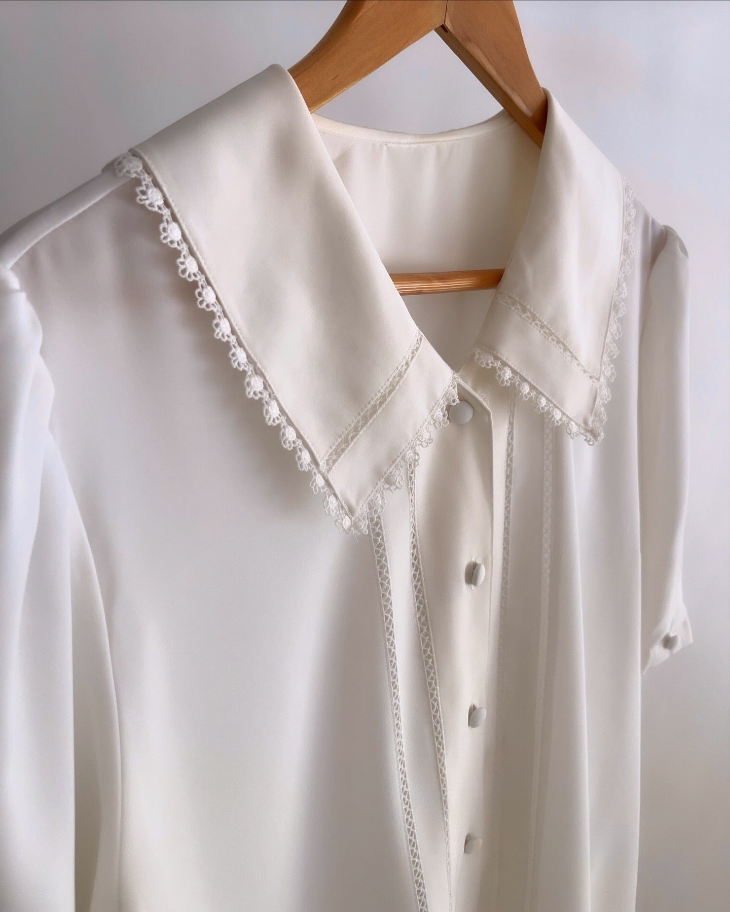 Vintage White blouse with short sleeves