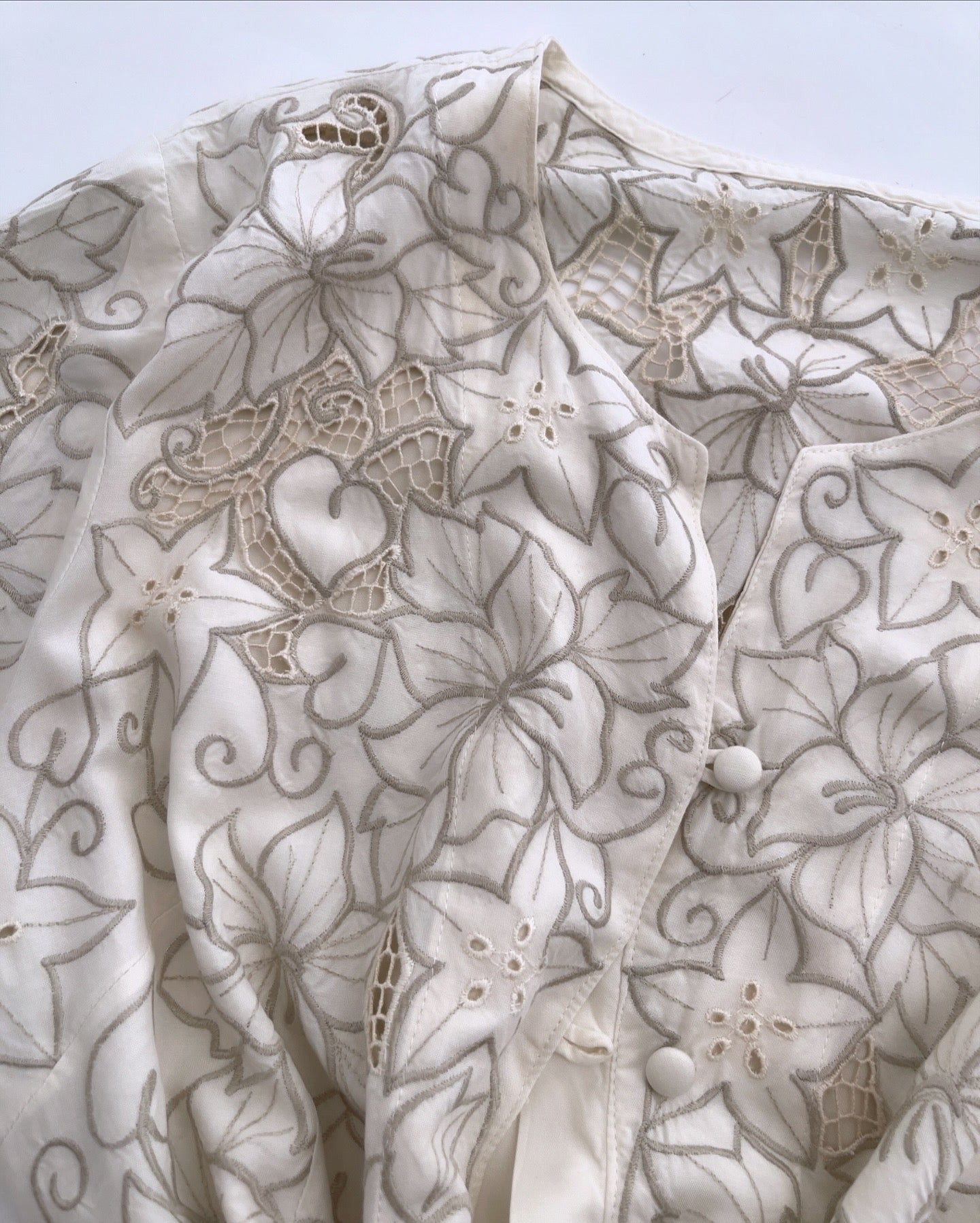 Vintage White blouse with short sleeves and embroidery